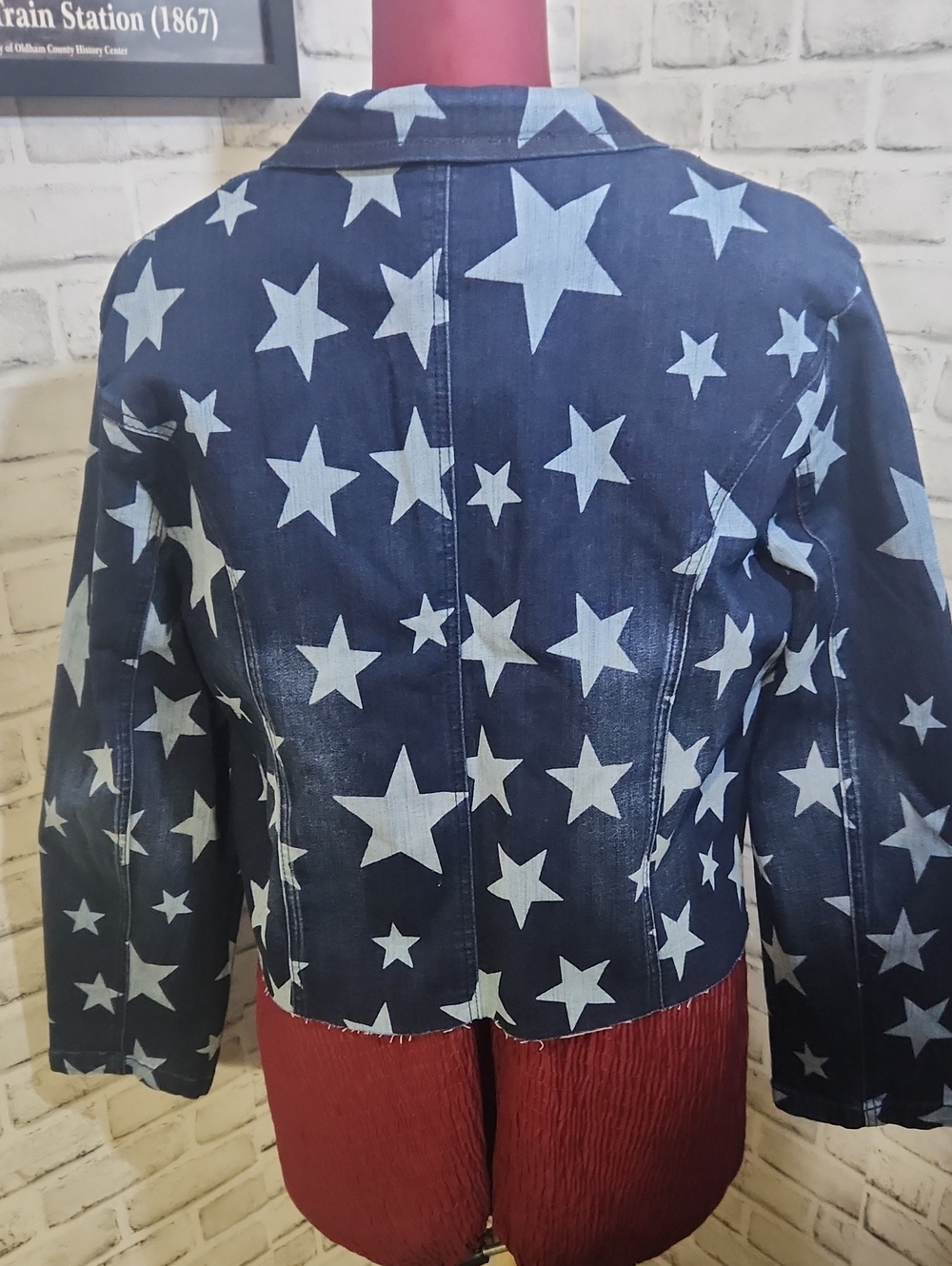 Turquoise Haven Women’s Star Print Cropped Denim Jacket - Navy - Picture 2 of 9